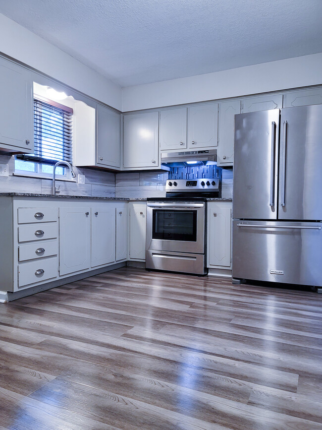 property at 7219 Montana Ave
