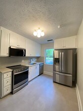 1011 Lakeview Dr in Auburn, AL - Building Photo - Building Photo
