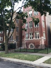 8048 S Marshfield Ave, Unit 2 in Chicago, IL - Foto de edificio - Building Photo