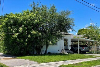 4024 NW 5th Ave in Miami, FL - Building Photo - Building Photo