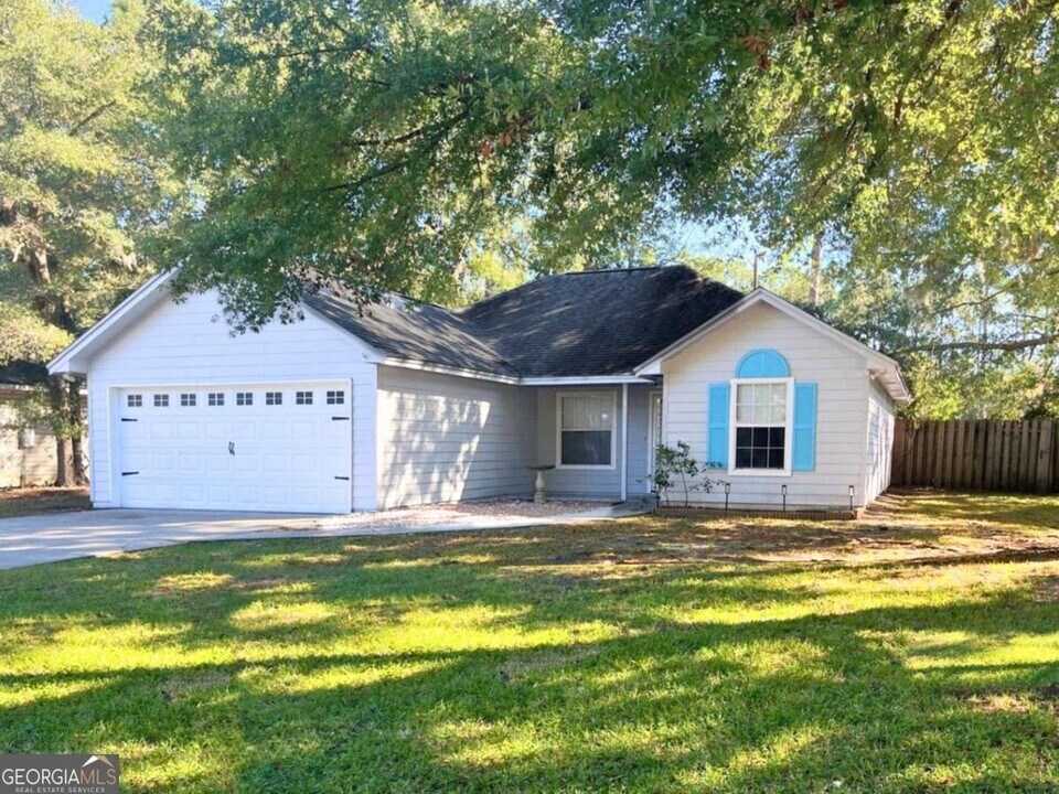 304 McQueen Cir in St. Marys, GA - Building Photo
