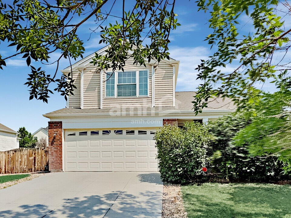 15625 E 99th Ave in Commerce City, CO - Building Photo