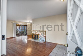 452 Cirrus Ave in Sunnyvale, CA - Foto de edificio - Building Photo