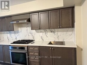 58 Elysian Fields Cir in Brampton, ON - Building Photo - Building Photo