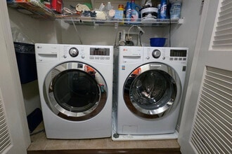 360 W Ave 26, Unit 228 in Los Angeles, CA - Building Photo - Building Photo