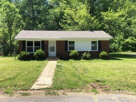 2900 Edsel Pl in Charlotte, NC - Building Photo