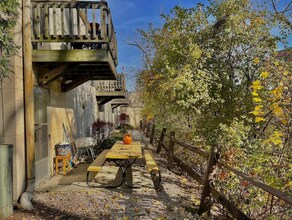 111 S Summit St, Unit 227 in Toledo, OH - Foto de edificio - Building Photo