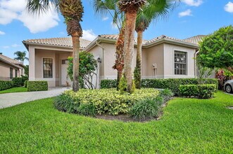 4553 Barclay Fair Way in Wellington, FL - Building Photo - Building Photo
