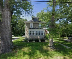 30 Baker St in Keene, NH - Building Photo