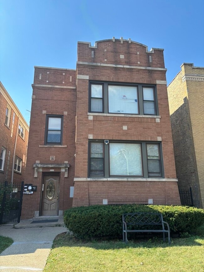 property at 2824 N Kolmar Ave