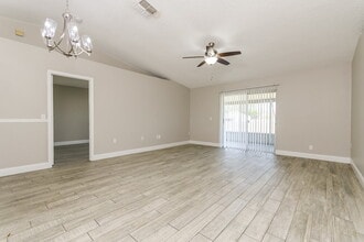 16213 Wilkinson Dr in Clermont, FL - Building Photo - Building Photo