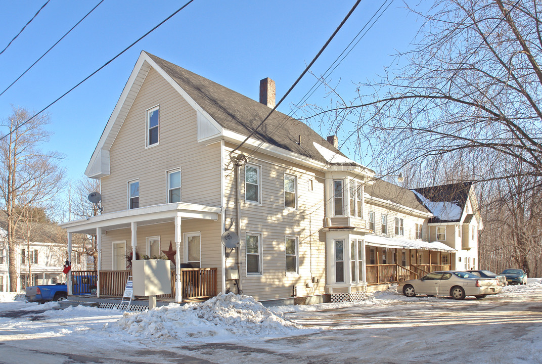 17 Autumn St in Gardiner, ME - Building Photo