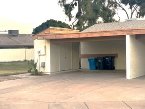 13327 N 26th Ave in Phoenix, AZ - Foto de edificio - Building Photo