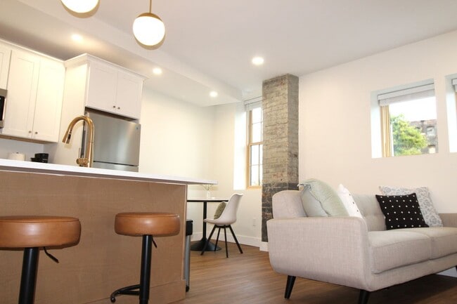 110 Hotel St in Utica, NY - Building Photo - Building Photo