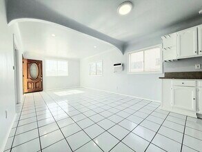 2515 Illinois Ave in South Gate, CA - Building Photo - Building Photo