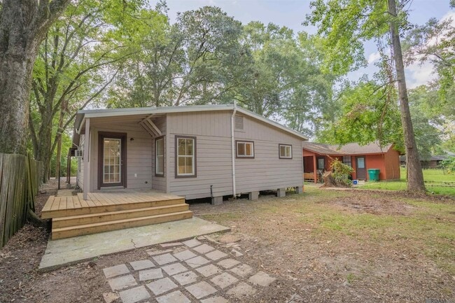 30114 Oak St in Walker, LA - Foto de edificio - Building Photo