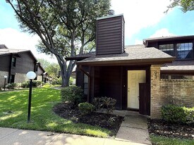 2510 Grants Lake Blvd in Sugar Land, TX - Building Photo
