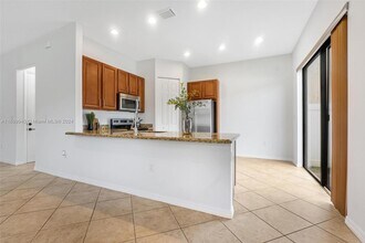 9215 SW 39th St in Miramar, FL - Building Photo - Building Photo