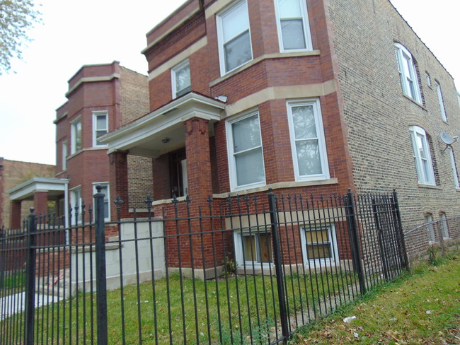 7843 S Burnham Ave, Unit 2 in Chicago, IL - Building Photo - Building Photo