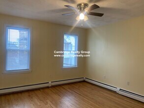 6 Skehan St in Somerville, MA - Foto de edificio - Building Photo