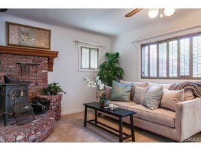 1015 Spencer St, Unit 1 in Redondo Beach, CA - Foto de edificio - Building Photo