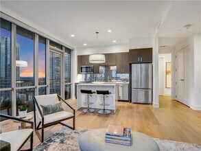 222 West Ave in Austin, TX - Building Photo - Building Photo