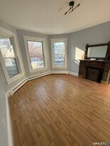 240 Madison Ave in Bridgeport, CT - Building Photo