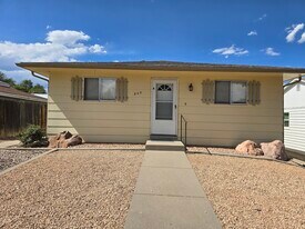 805 Woodlawn Ave, Unit Unit A in Canon City, CO - Building Photo