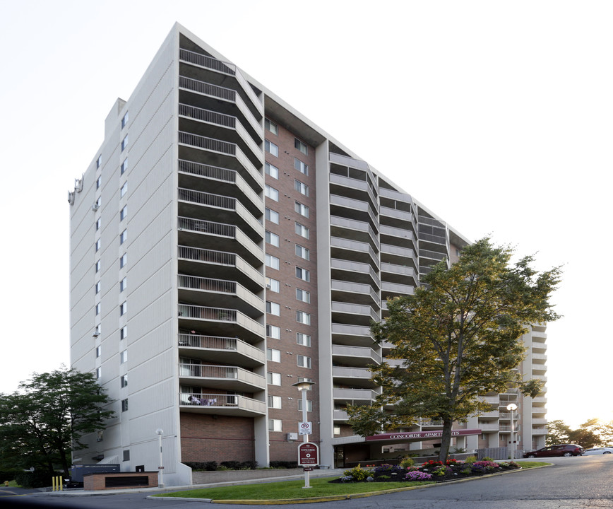 Concorde Apartments in Ottawa, ON - Building Photo