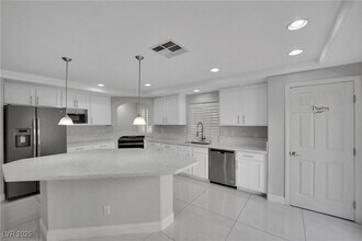 6718 Treble Clef Ave in Las Vegas, NV - Building Photo - Building Photo