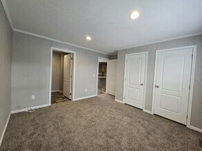 1324 Duchess Ln in Alden, NY - Building Photo - Building Photo