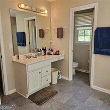 557 Wisteria Dr in Woodstock, GA - Building Photo - Building Photo