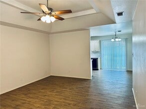 7108 N 7th St in McAllen, TX - Building Photo - Building Photo