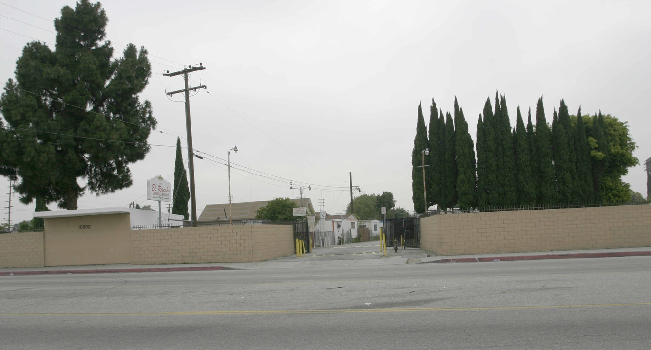 El Rancho Mobile Home Park in Compton, CA - Foto de edificio