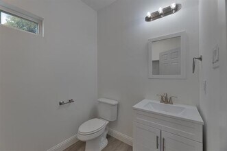 840-842 Ryan Rd in Dallas, TX - Building Photo - Building Photo