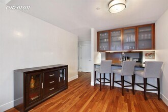 250 E 53rd St-Unit -: 802 in New York, NY - Building Photo - Building Photo