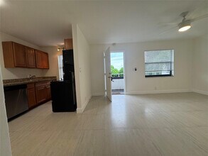 607 NE 29th Dr in Wilton Manors, FL - Building Photo - Building Photo