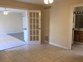 643 Executive Center Dr in West Palm Beach, FL - Building Photo - Building Photo