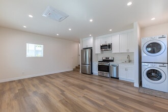 10344 Dempsey Ave, Unit 1 in Los Angeles, CA - Building Photo - Building Photo