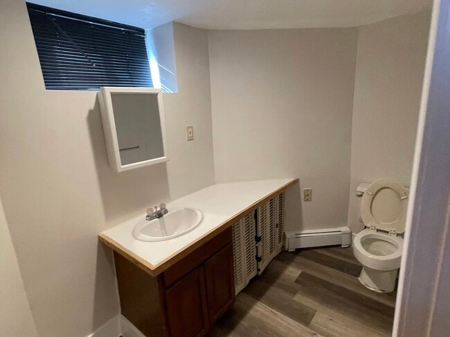 366 Crescent St, Unit 1RB in Waltham, MA - Foto de edificio - Building Photo