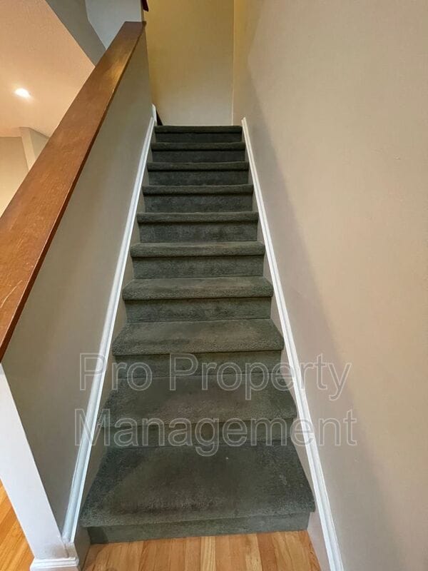20 E Pembroke Rd in Danbury, CT - Building Photo - Building Photo