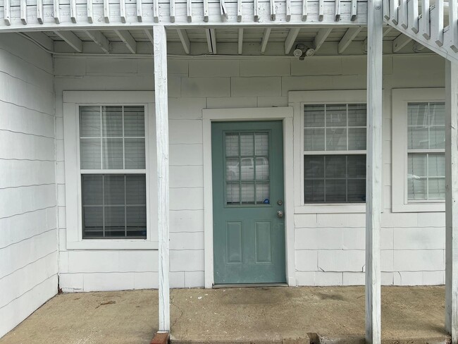 1209 E Fortification St, Unit 2 in Jackson, MS - Foto de edificio - Building Photo