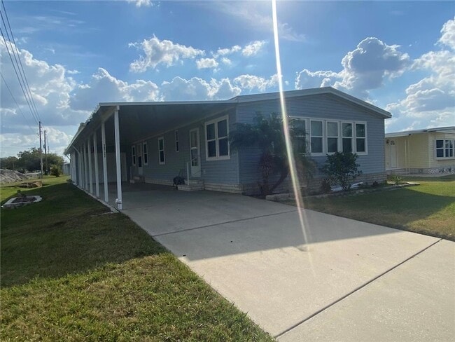 36722 Strand Dr in Zephyrhills, FL - Building Photo - Building Photo