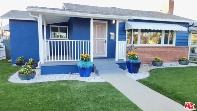 12127 Aneta St in Culver City, CA - Foto de edificio - Building Photo
