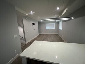 14833 Erwin St in Los Angeles, CA - Building Photo - Building Photo