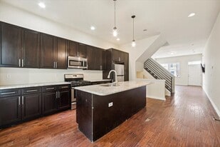 1815 W Montgomery Ave in Philadelphia, PA - Building Photo