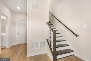 463 Tiller St in Frederick, MD - Building Photo