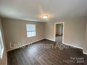 722 E Pine St in Lincolnton, NC - Building Photo - Building Photo