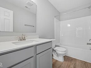 17451 Ebling Trl in Westfield, IN - Foto de edificio - Building Photo