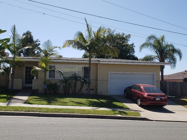 5457 Dorothy Dr in San Diego, CA - Building Photo - Building Photo